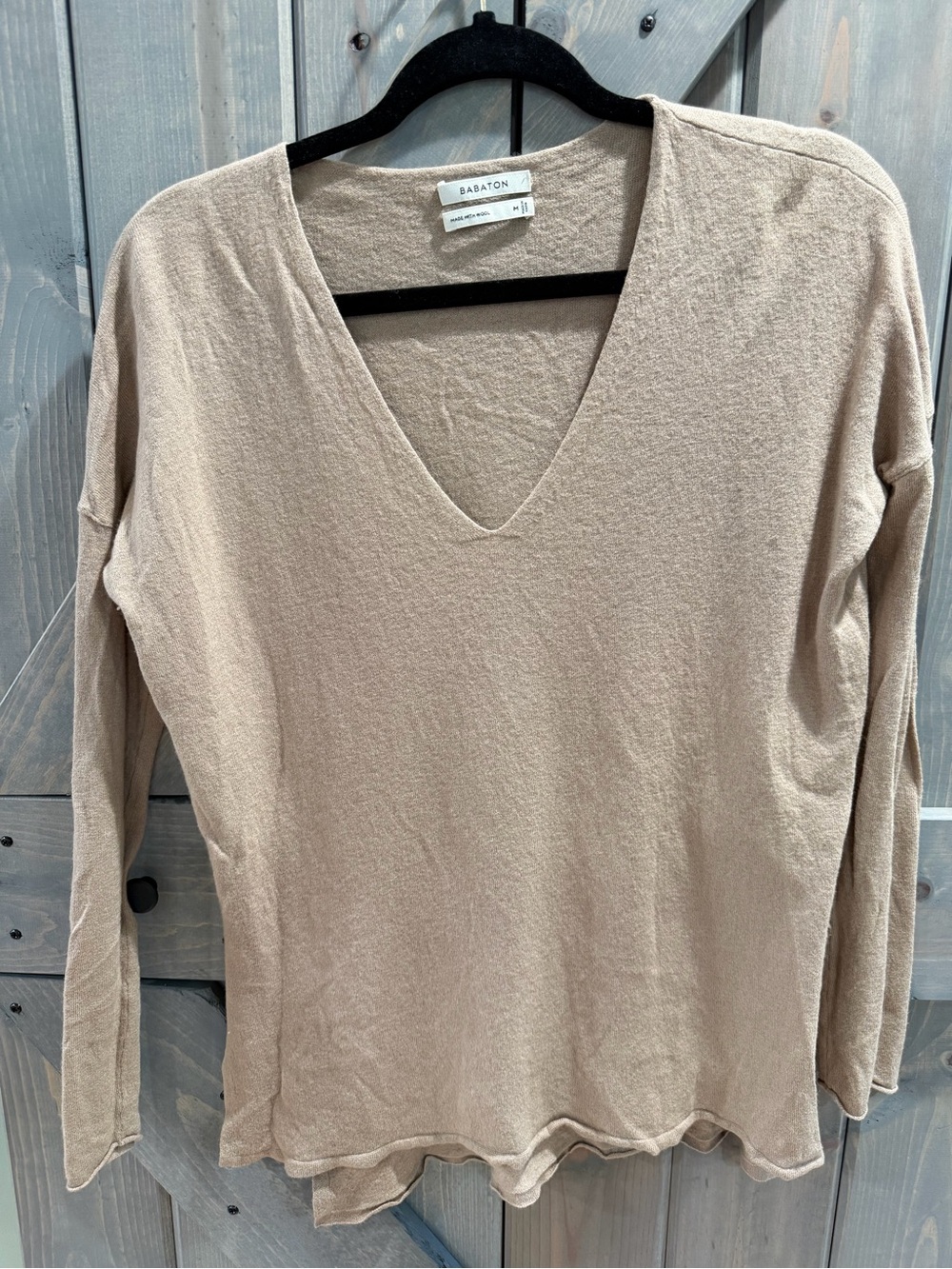 Babaton Aritzia Wool Linen Blend V Neck Sweater Top Beige Long Sleeve Size M